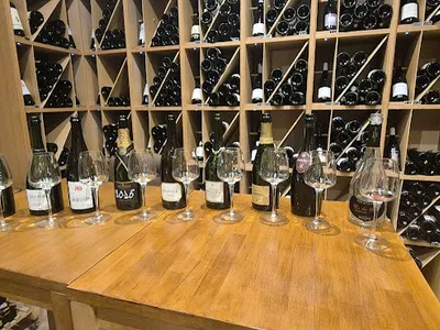 A LA CAVE — Caviste à Levallois-Perret
