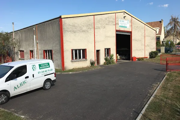 Alric, Magasin de vins et spiritueux à Boissy-l'Aillerie — Cabinet