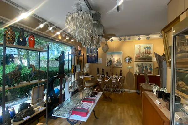 Art Retro Dépot vente, Magasin d'antiquités à Paris — Cabinet