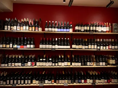 AU TOUR DU VIN — bars à Paris