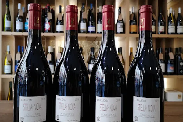 Aux Libres Buveurs - cave à vins, Caviste à Paris — Cabinet