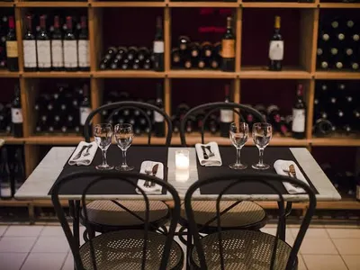 Bistrot - Bar à vin La Boutique des Vins — restaurants à Paris