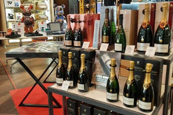 Boutiques Publicisdrugstore, attractions à Paris — Cabinet