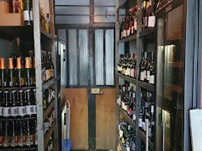 cave, bar à vin, bar à bière, cave à manger, whiskys rhums et spiritueux — bars à Paris