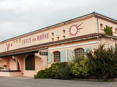 Cave Coopérative — Établissement vinicole à Saint-Estèphe