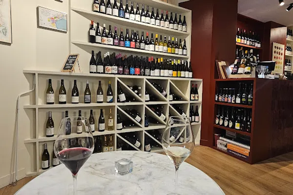 Cave Les Piqueurs, bars à Paris — Cabinet