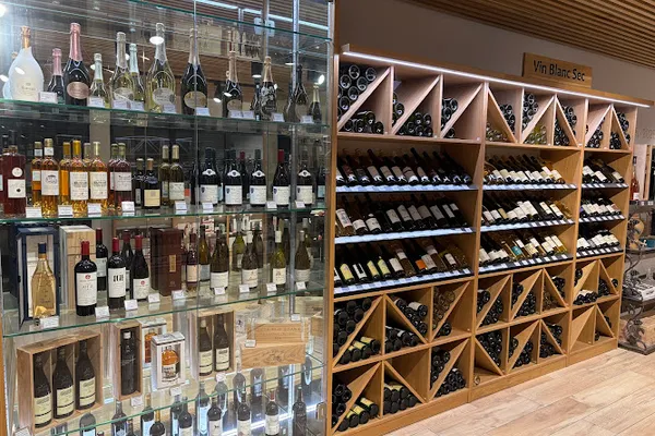 Cave Union Vinicole, Magasin de vins et spiritueux à Villiers-en-Plaine — Cabinet