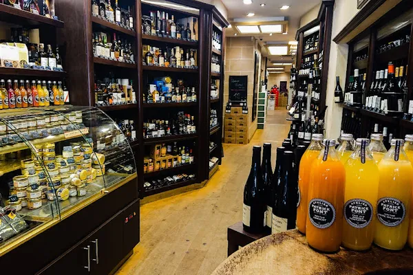 Caves Bardou (Gare de l'Est), Magasin de vins et spiritueux à Paris — Cabinet