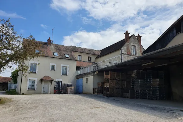 Caves Bienvenu, Établissement vinicole à Irancy — Cabinet