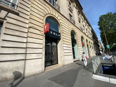 Centre Tesla - Paris Centre — Showroom Tesla à Paris