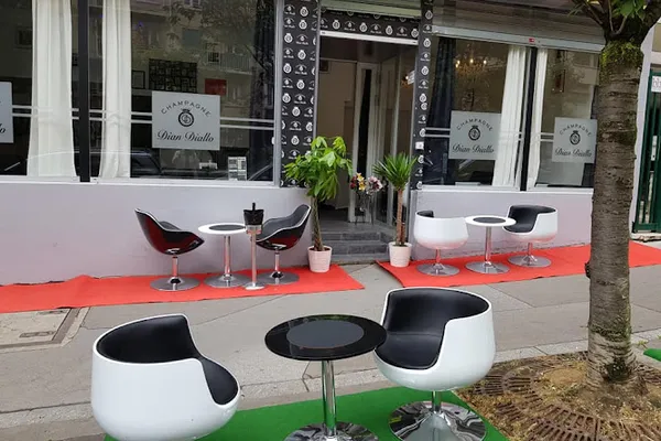CHAMPAGNE DIAN DIALLO, Vignoble à Paris — Cabinet