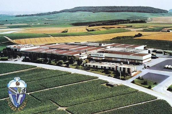Champagne Nicolas Feuillatte, Vignoble à Chouilly — Cabinet