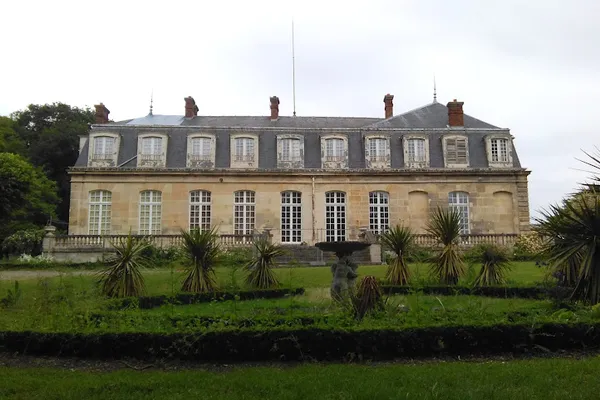 Château d'Arnouville, Château à Arnouville — Cabinet