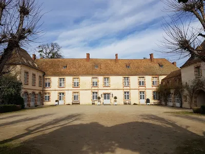 Château de la Cour Senlisse — Château à Senlisse