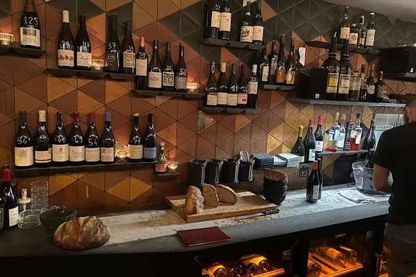 Chez Nous, bars à Paris — Cabinet