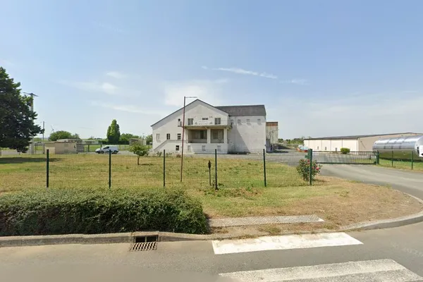 Coop Agricole les Caves de la Loire, Établissement vinicole à Lys-Haut-Layon — Cabinet