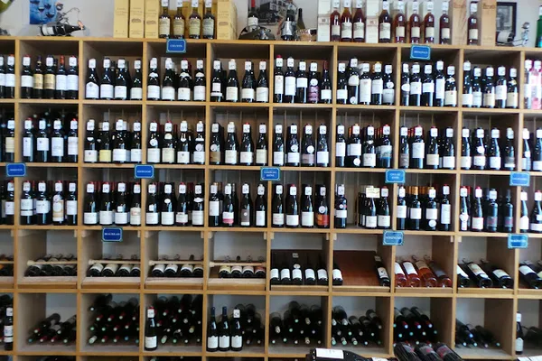 De verre en vers rue Ramey, Cave à vins à Paris — Cabinet