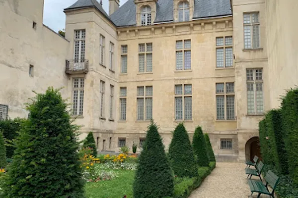 Divvino Marais, Caviste à Paris — Cabinet