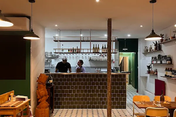 DOUMS - La Cave à Ravioles, restaurants à Paris — Cabinet