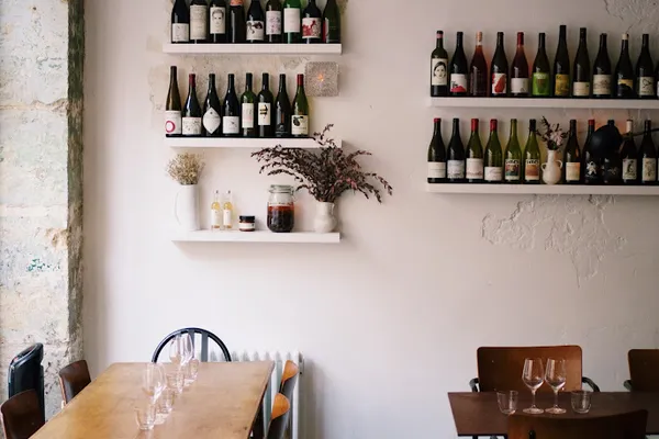 Early June, restaurants à Paris — Cabinet