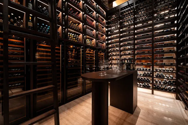EuroCave Aix en Provence - Armoires à vin, Distributeur d'appareils électroniques à Aix-en-Provence — Cabinet