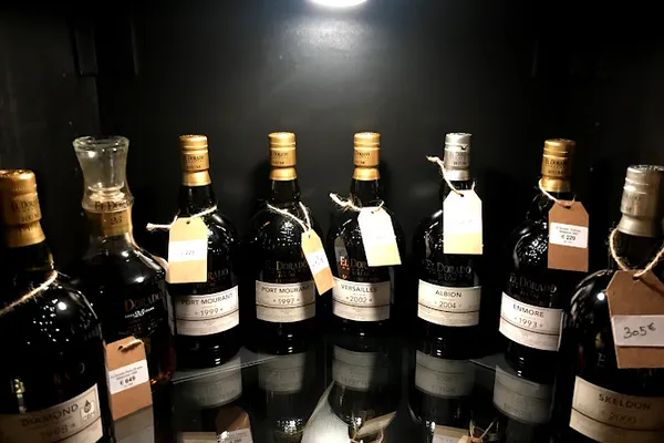 Excellence Rhum, Magasin de vins et spiritueux à Paris — Cabinet
