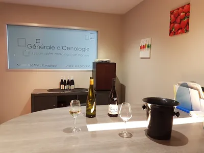 Générale d'Oenologie — Laboratoire à Le Pallet