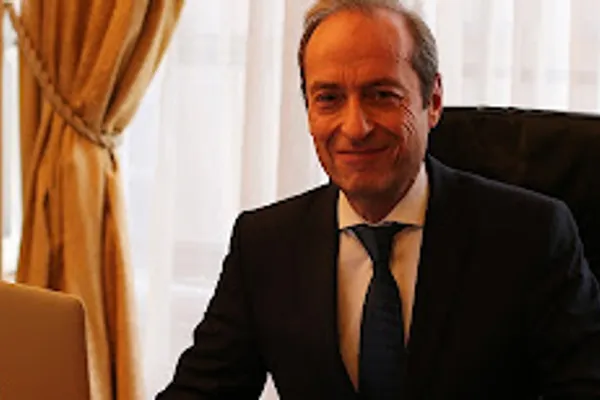 ⚖️ Gérard Doukhan Avocat Spécialiste en Droit Commercial | 🏢 Vente et Achat Fonds de Commerce | 📝 Bail Commercial, Avocat plaidant à Paris — Cabinet