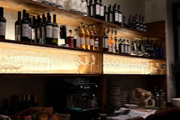 Gilgamesh: Vins anciens et cuisine persane | Ancient wines and Persian food, bars à Paris — Cabinet