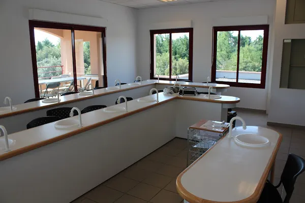 Groupe ICV - Centre œnologique Rhône Sud - Beaumes de Venise, Laboratoire à Beaumes-de-Venise — Cabinet