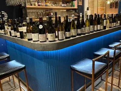 INSTANTS VINS — bars à Paris