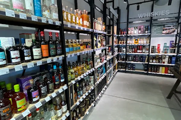 Intercaves Saint Cyr l'École - Cave à vins, bières, spiritueux, champagnes - Pour particuliers et professionnels, Caviste à Saint-Cyr-l'École — Cabinet
