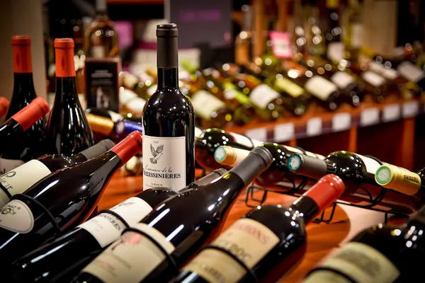 Intercaves Suresnes - Cave à vins, bières, spiritueux et champagnes - Pour particuliers et professionnels, Caviste à Suresnes — Cabinet