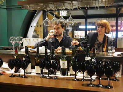 L'Oenomaniac — bars à Paris