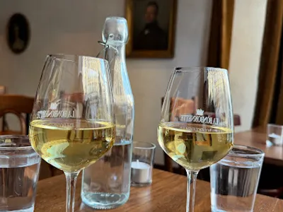 La Bonbonnette Bar a Vin — bars à Paris