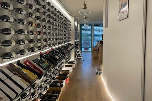 La Cave, Caviste à Paris — Cabinet