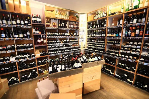 La Cave à Millésimes, Cave à vins à Paris — Cabinet