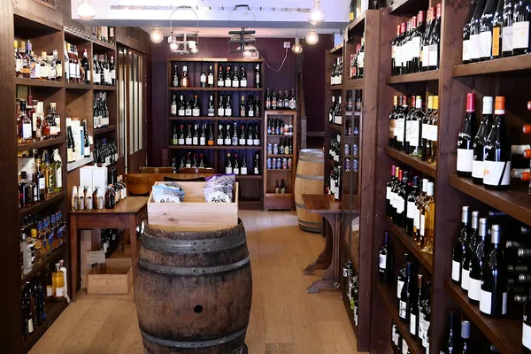 La Cave d'à Côté, Caviste à Issy-les-Moulineaux — Cabinet