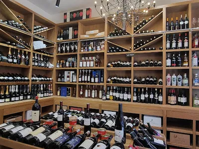 La Cave de La Petite Périgourdine — Cave à vins à Paris