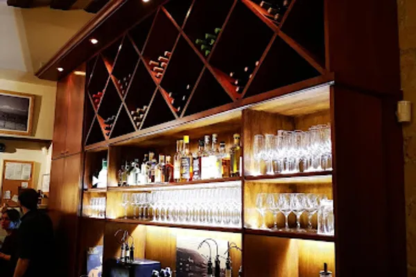 La Cave de Martin, bars à Paris — Cabinet