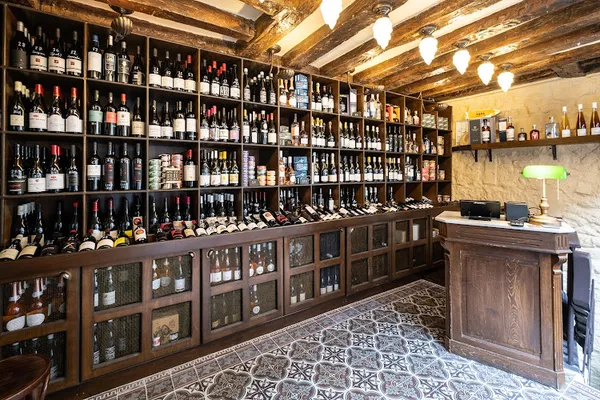 La Cave des Pyrénées, Caviste à Paris — Cabinet