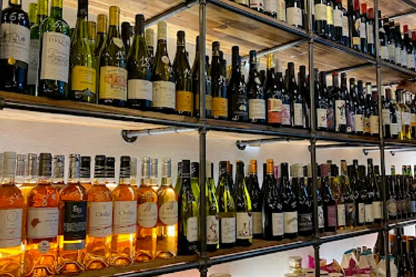 La Cave du Canal, Cave et Bar à Vin, Caviste à Paris — Cabinet