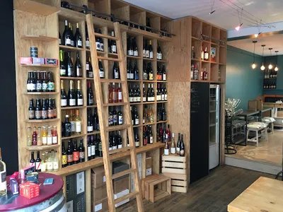 La cave du hérisson — bars à Paris