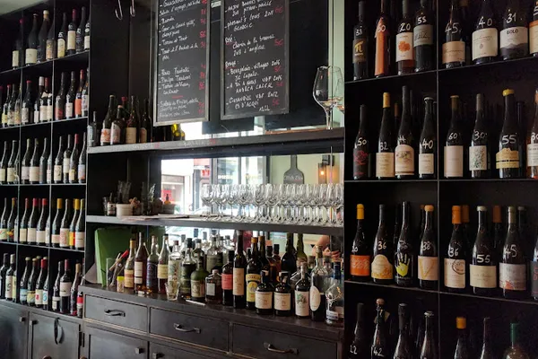 La Cave du Paul Bert, bars à Paris — Cabinet