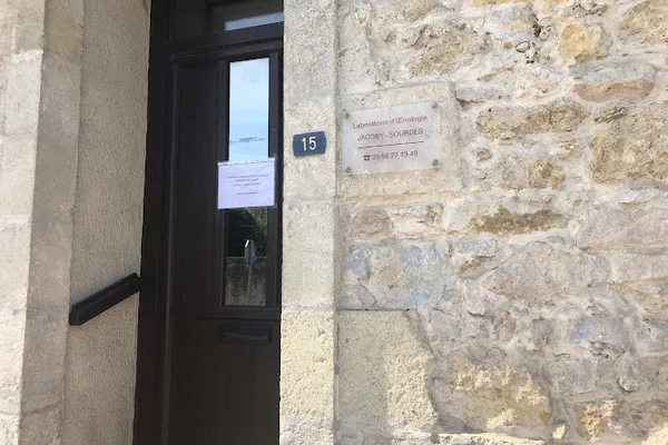 Laboratoire d'œnologie Jacoby Sourdès, Laboratoire à Podensac — Cabinet