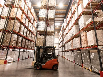 Lauvige Logistique - Transport, Stockage et Expédition de vin VAR PACA — Service logistique à Brignoles