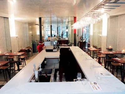 Le Dauphin — restaurants à Paris