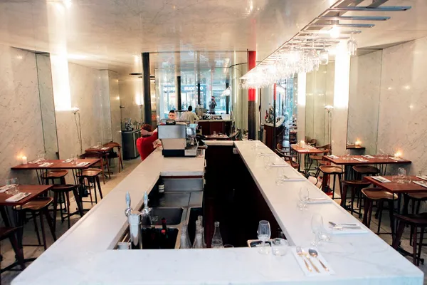 Le Dauphin, restaurants à Paris — Cabinet