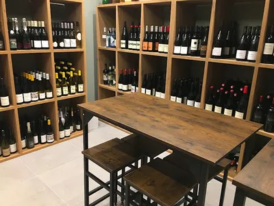 LE PETIT DELI Cave à Vin Champagnes Frais, Epicerie — Épicerie à Bois-Colombes