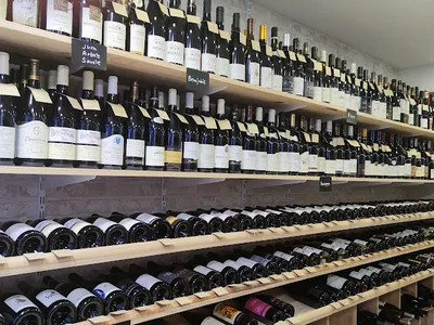 Le Raisin Bleu - Caviste Paris 15 / Vins / Champagnes / Spiritueux / Bières / Vins Italiens / Vins Bio / Cave à vins — Caviste à Paris
